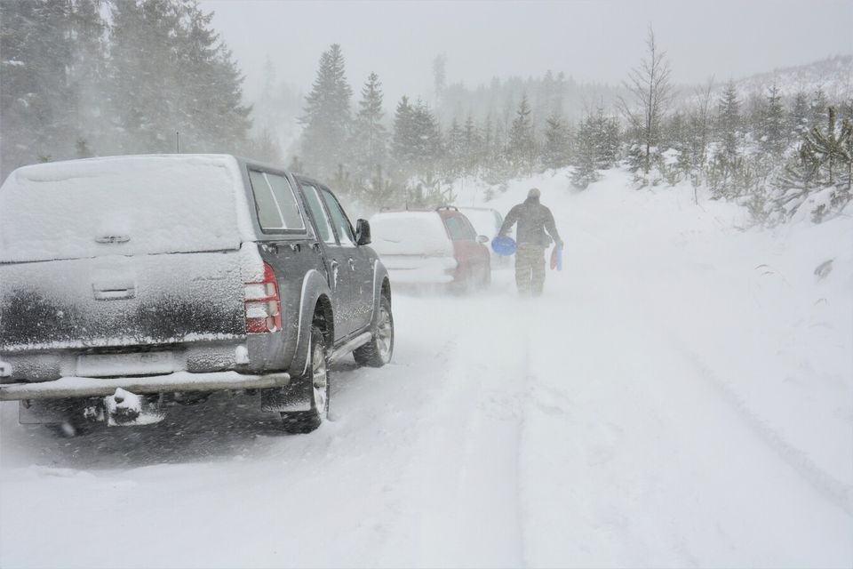 Ecco i consigli per sghiacciare rapidamente il parabrezza dell'auto