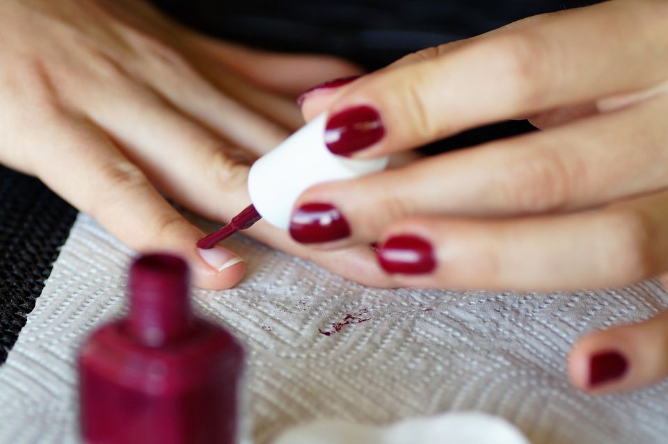 Come fare una manicure in casa ?